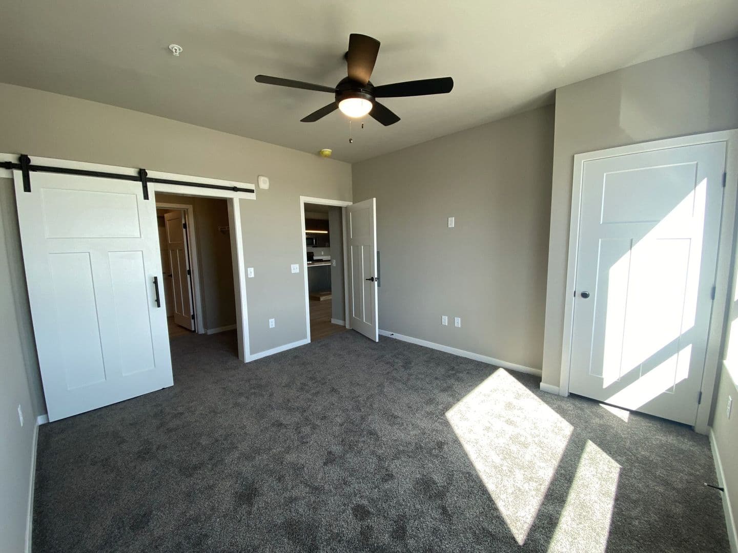Madison Apartment: 5604 Schroeder Rd