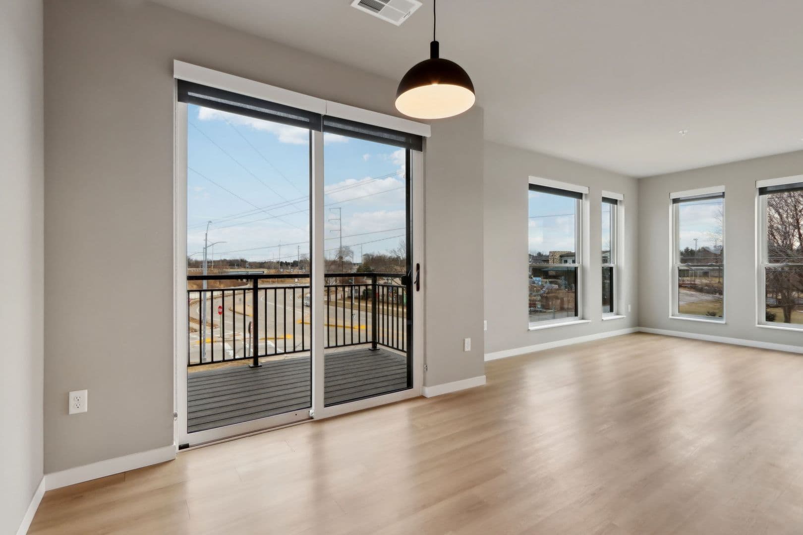 Madison Apartment: 5604 Schroeder Rd