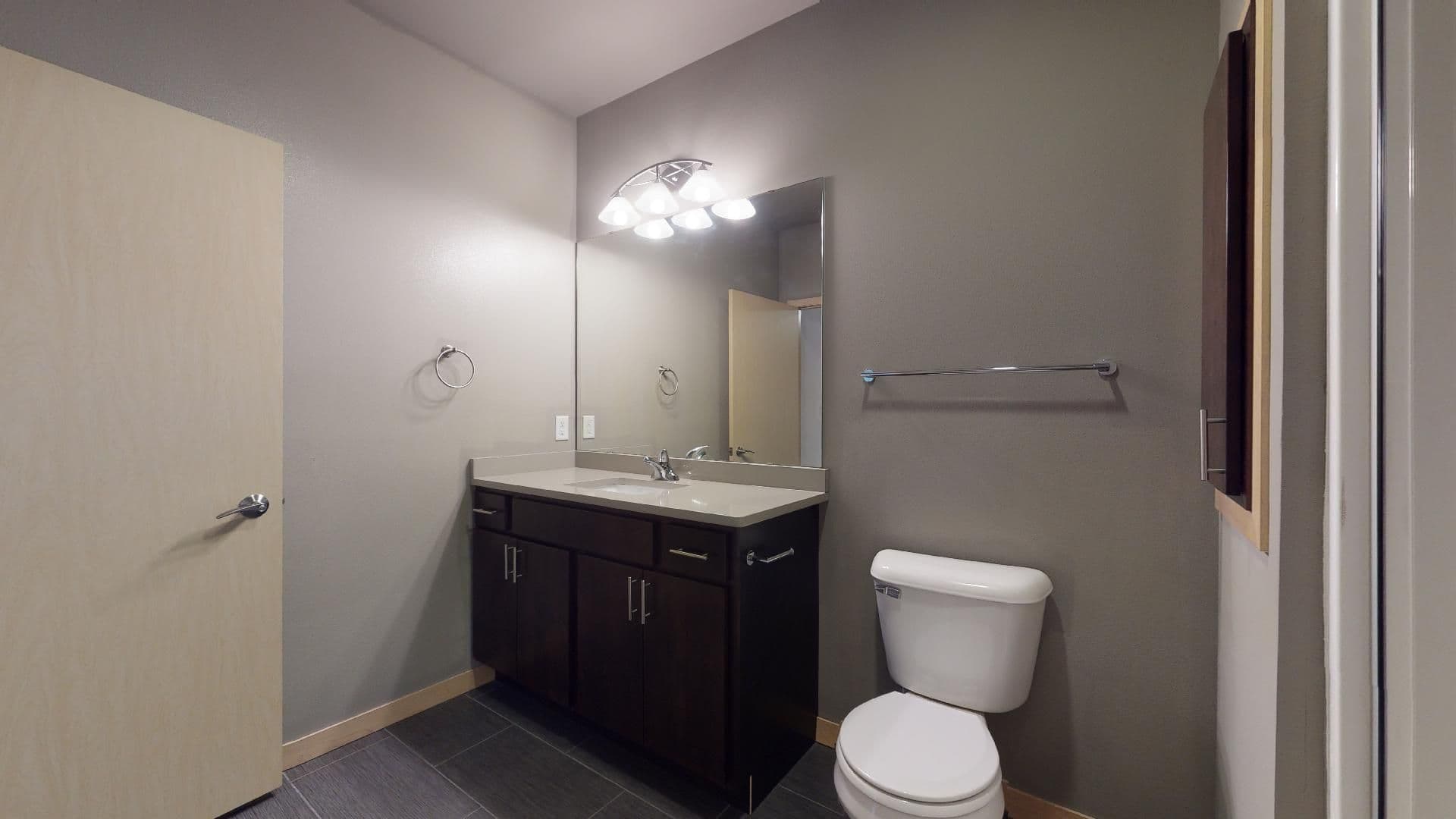 Madison Apartment: 902 Drake Street