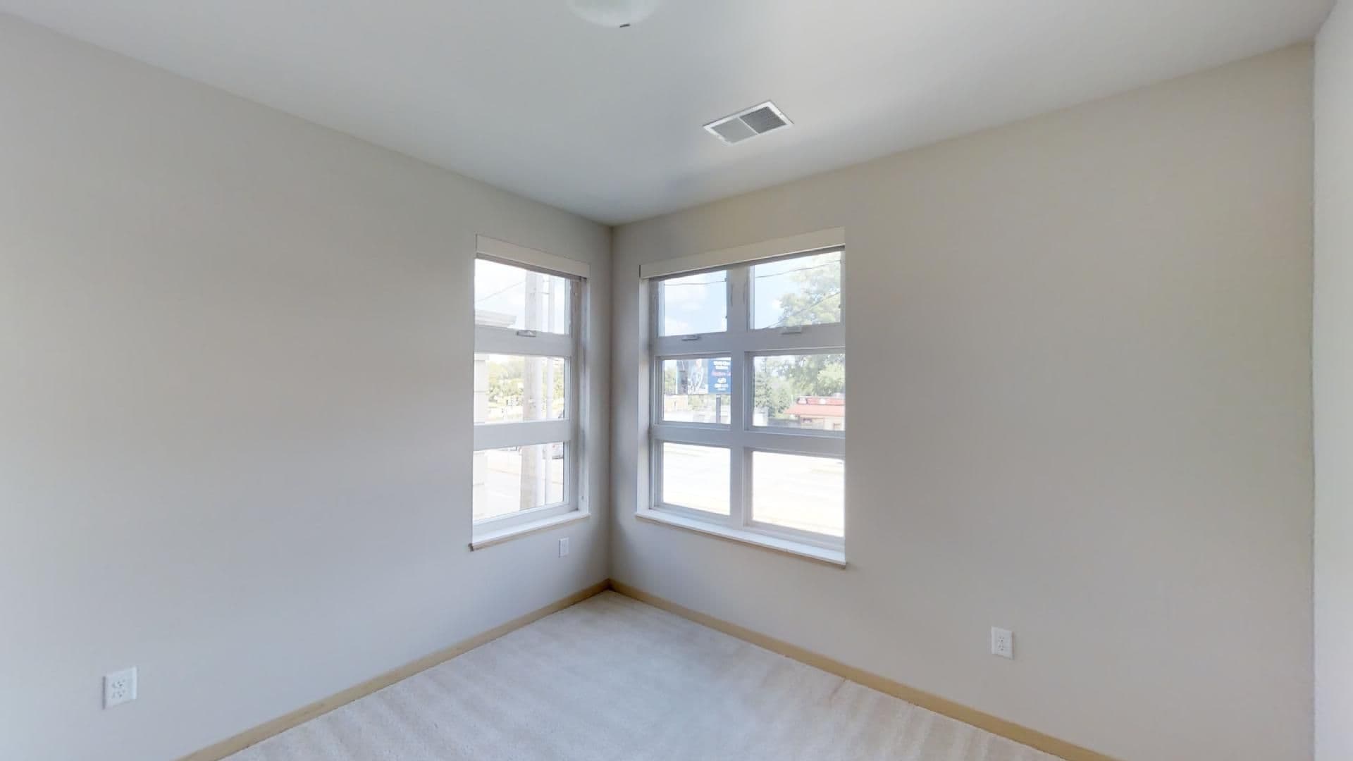 Madison Apartment: 902 Drake Street