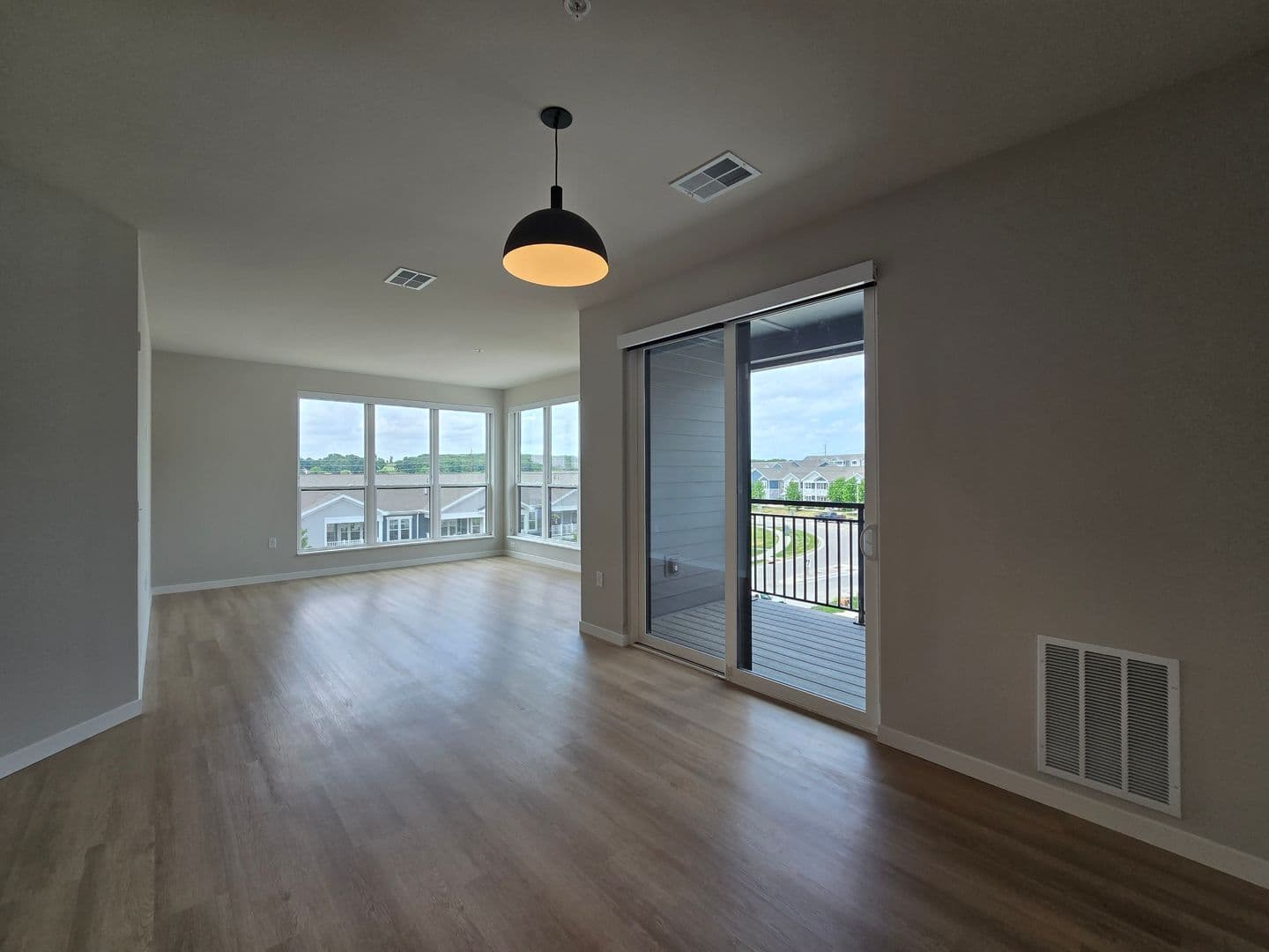 Madison Apartment: 8421 Mansion Hill Avenue