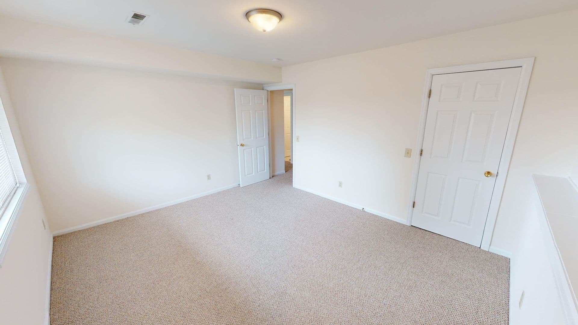 Madison Apartment: 2105-2165 Muir Field Rd