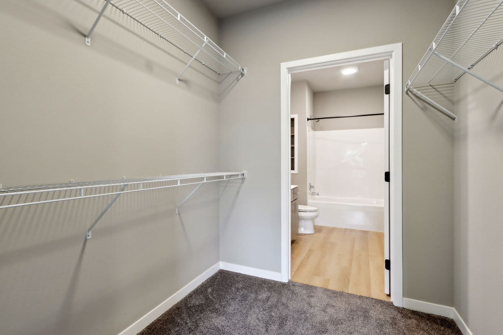 Madison Apartment: 5604 Schroeder Rd
