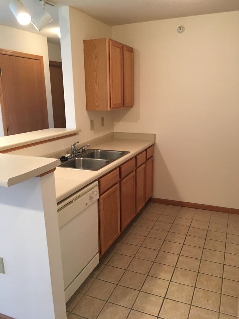 Madison Apartment: 8002 Starr Grass Drive