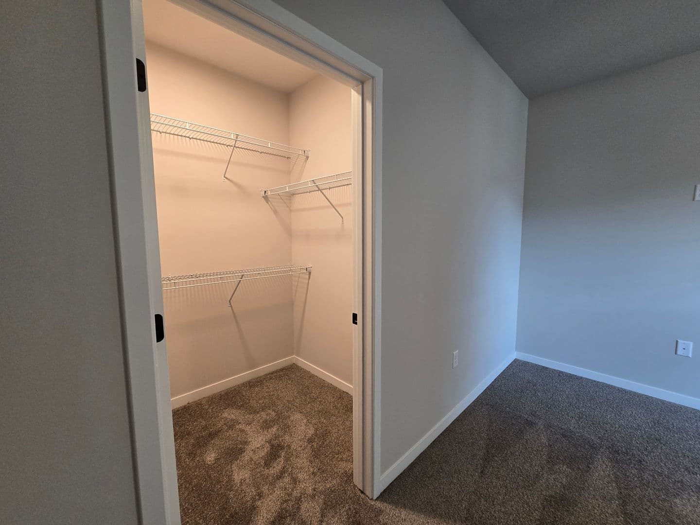 Madison Apartment: 8421 Mansion Hill Avenue
