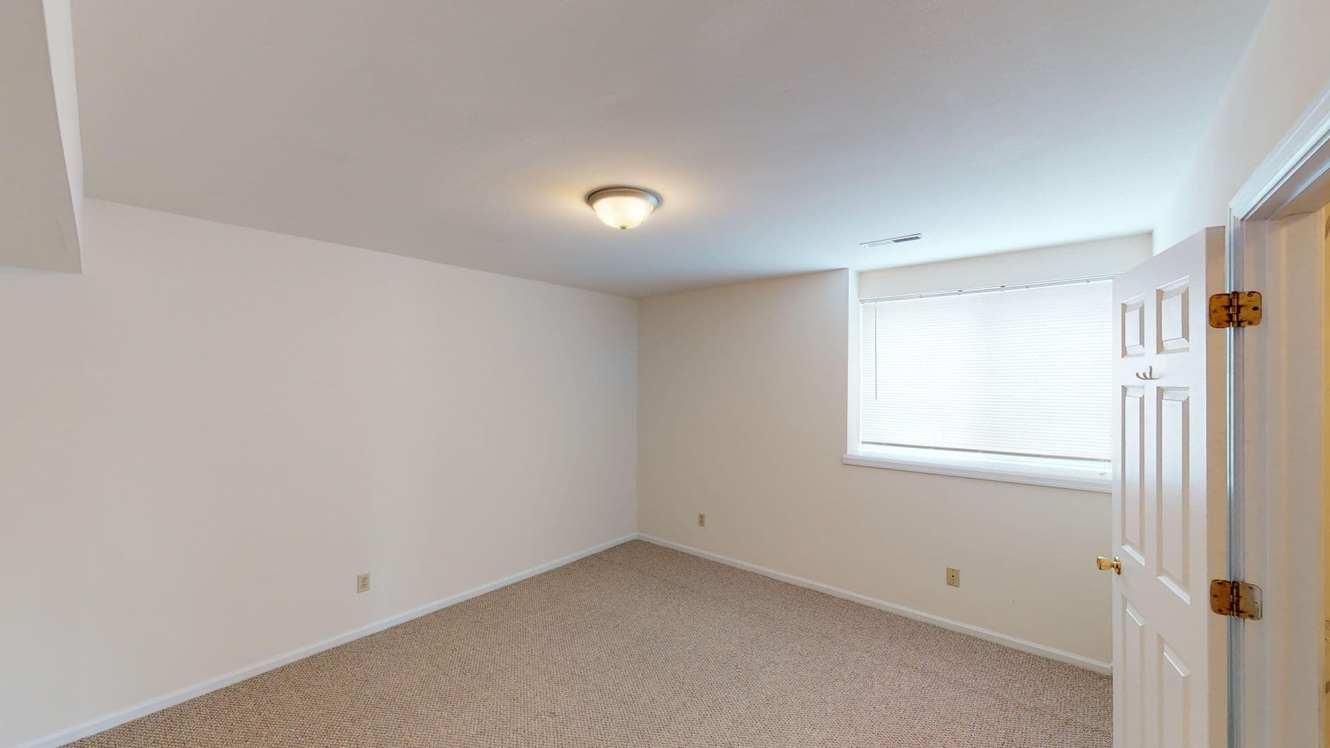 Madison Apartment: 2105-2165 Muir Field Rd
