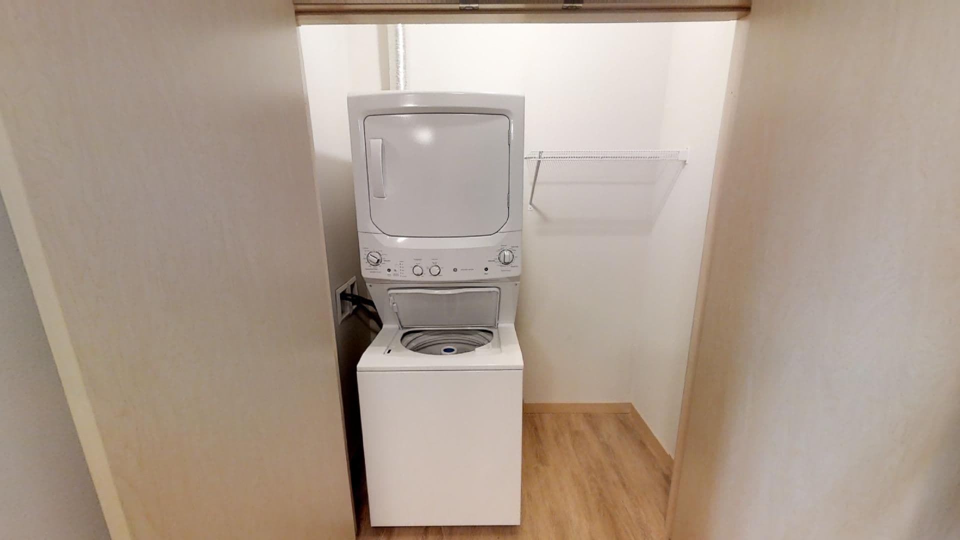 Madison Apartment: 902 Drake Street