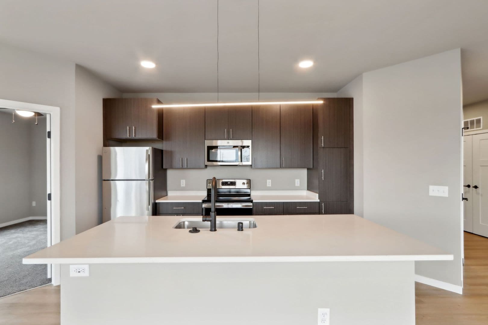 Madison Apartment: 5604 Schroeder Rd