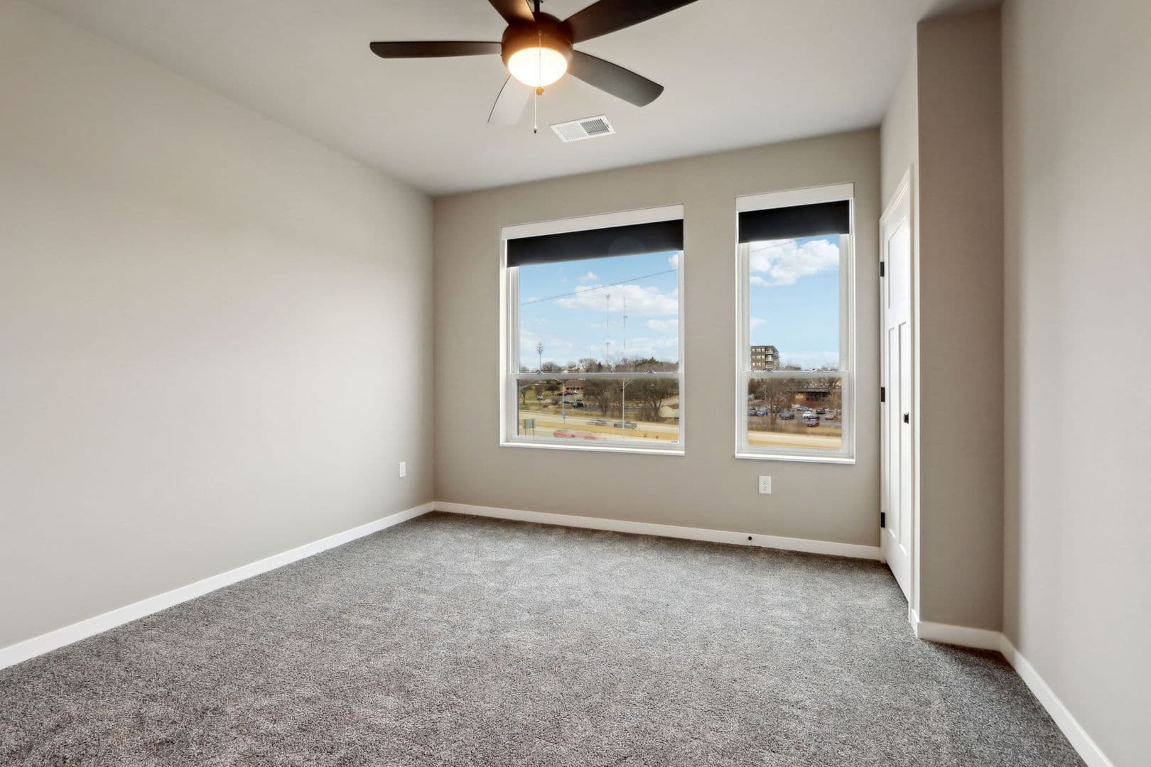 Madison Apartment: 5604 Schroeder Rd