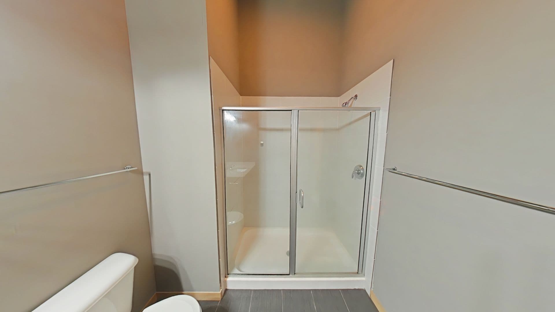 Madison Apartment: 902 Drake Street