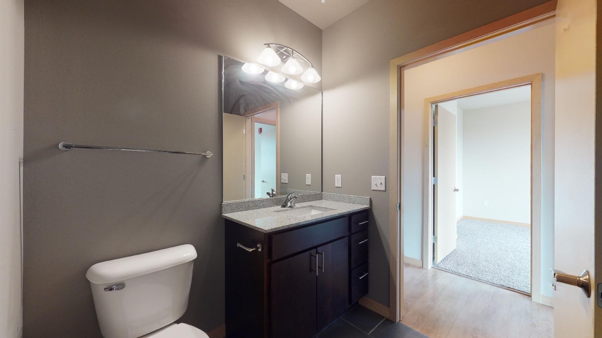 Madison Apartment: 902 Drake Street