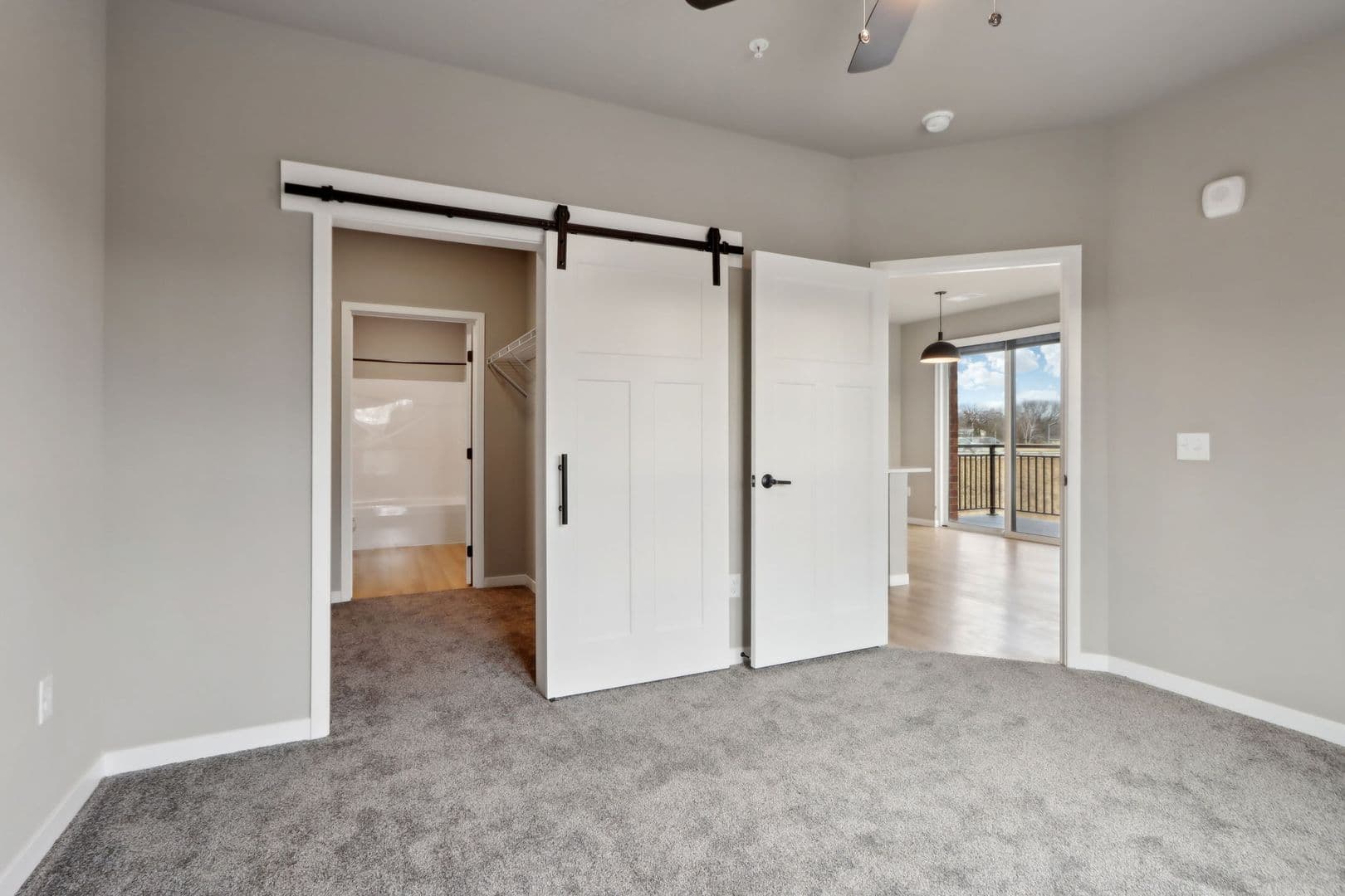 Madison Apartment: 5604 Schroeder Rd