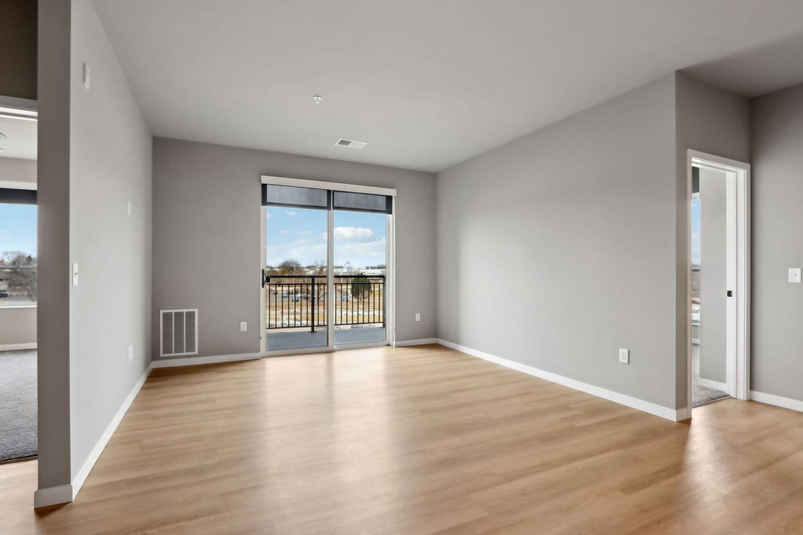 Madison Apartment: 5604 Schroeder Rd