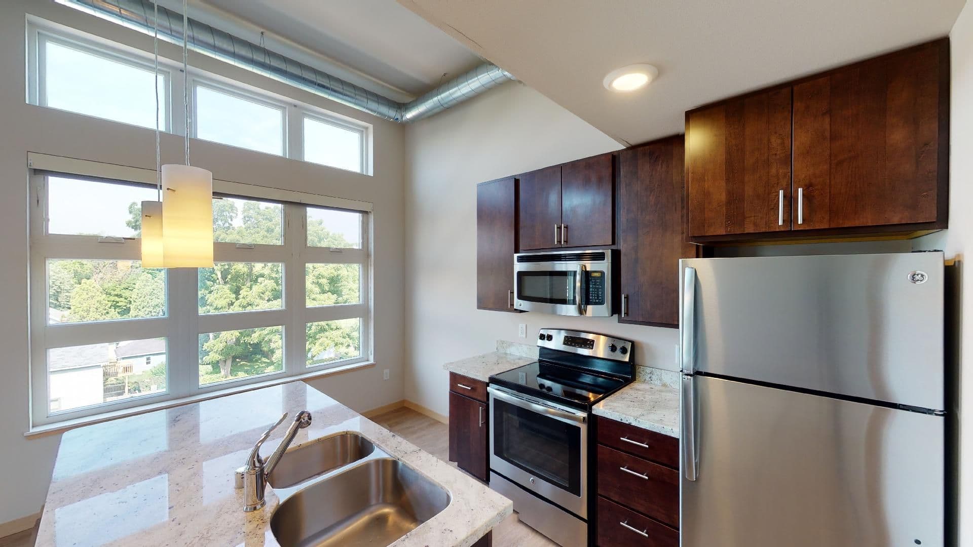 Madison Apartment: 902 Drake Street