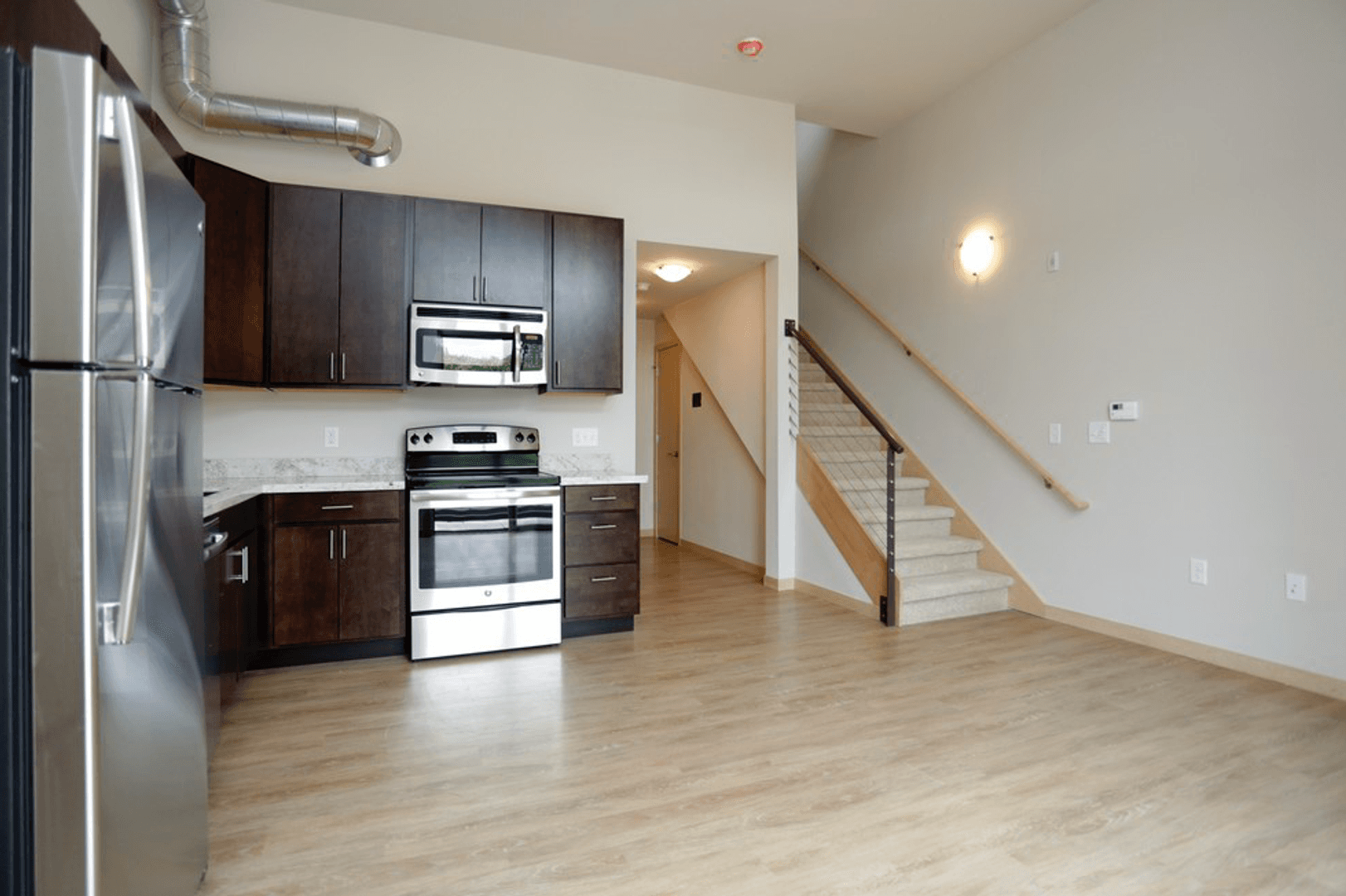 Madison Apartment: 902 Drake Street