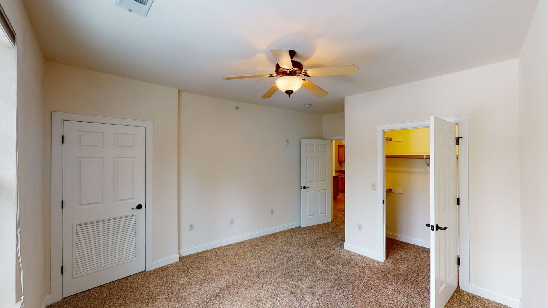 Delafield Apartment: 402 & 404 Genesee Street