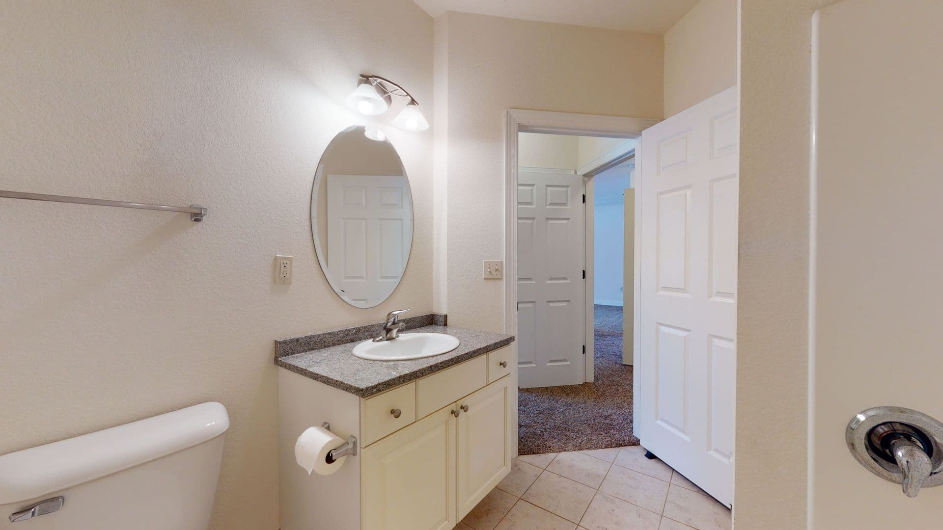 Delafield Apartment: 402 & 404 Genesee Street