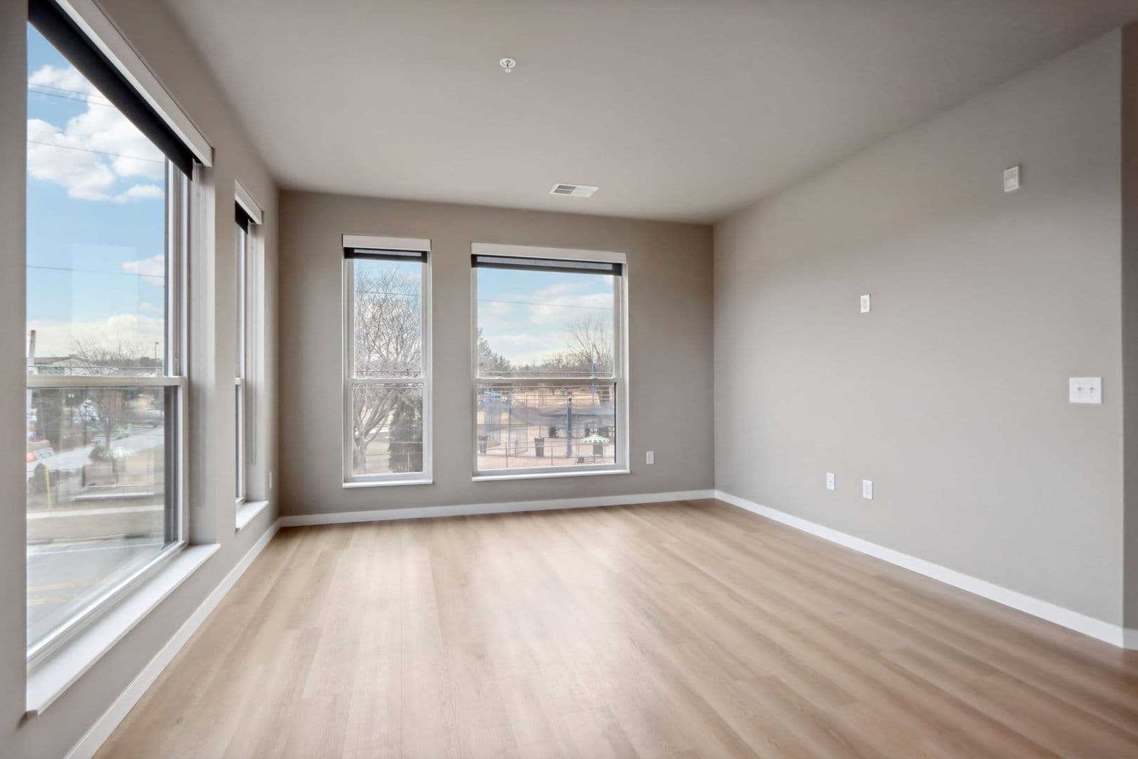 Madison Apartment: 5604 Schroeder Rd