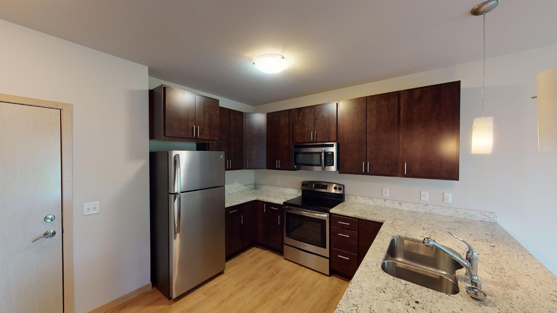 Madison Apartment: 902 Drake Street