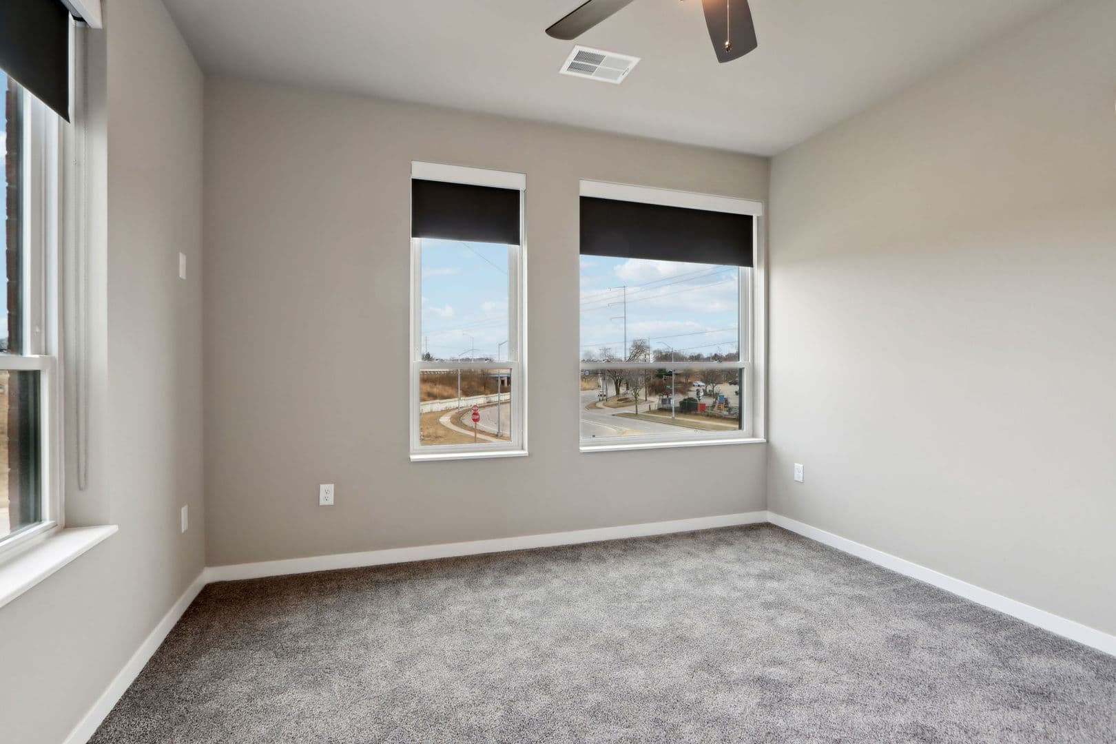 Madison Apartment: 5604 Schroeder Rd