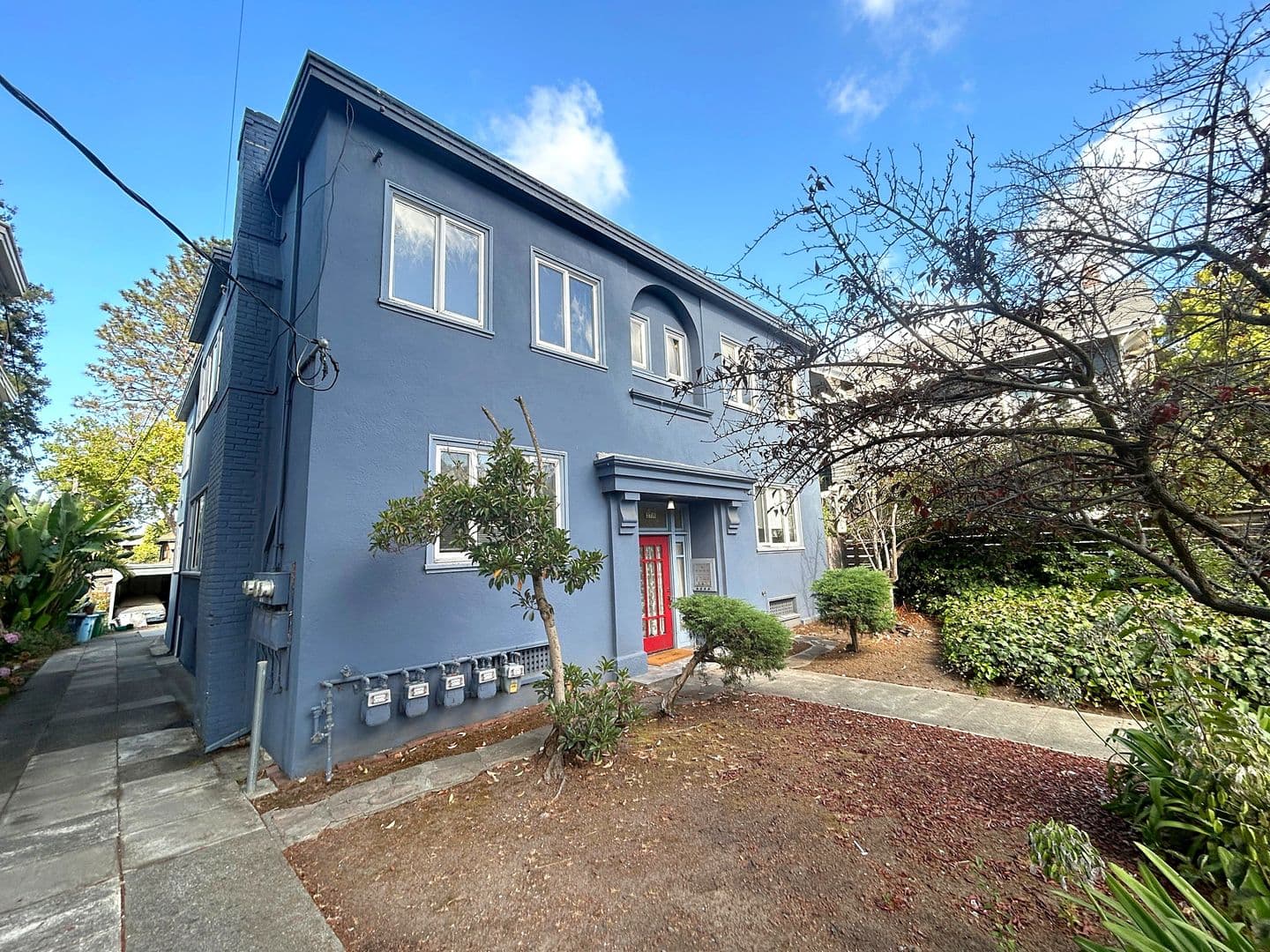 Berkeley Apartment: 2718 College Ave.