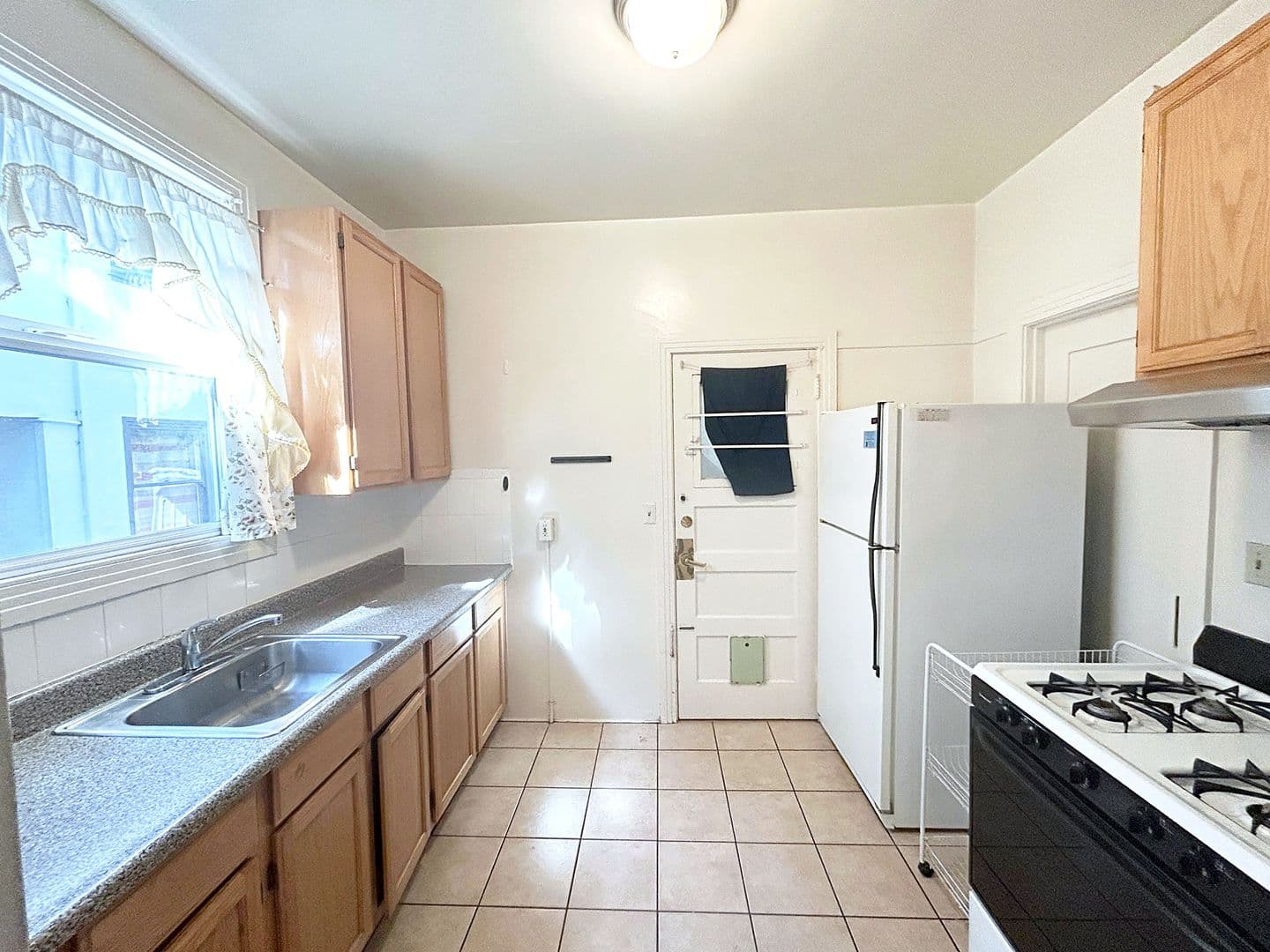 Berkeley Apartment: 2718 College Ave.