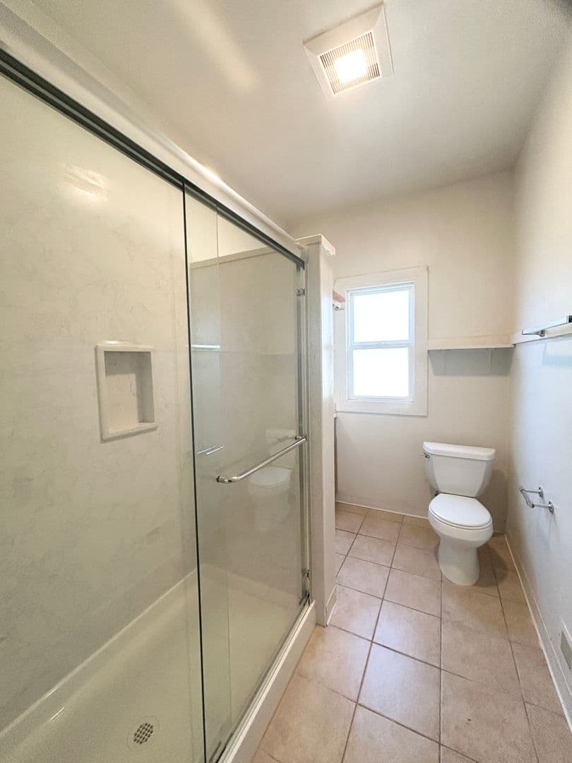 Berkeley Apartment: 2718 College Ave.