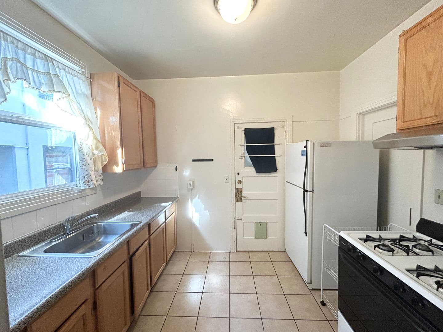 Berkeley Apartment: 2718 College Ave.