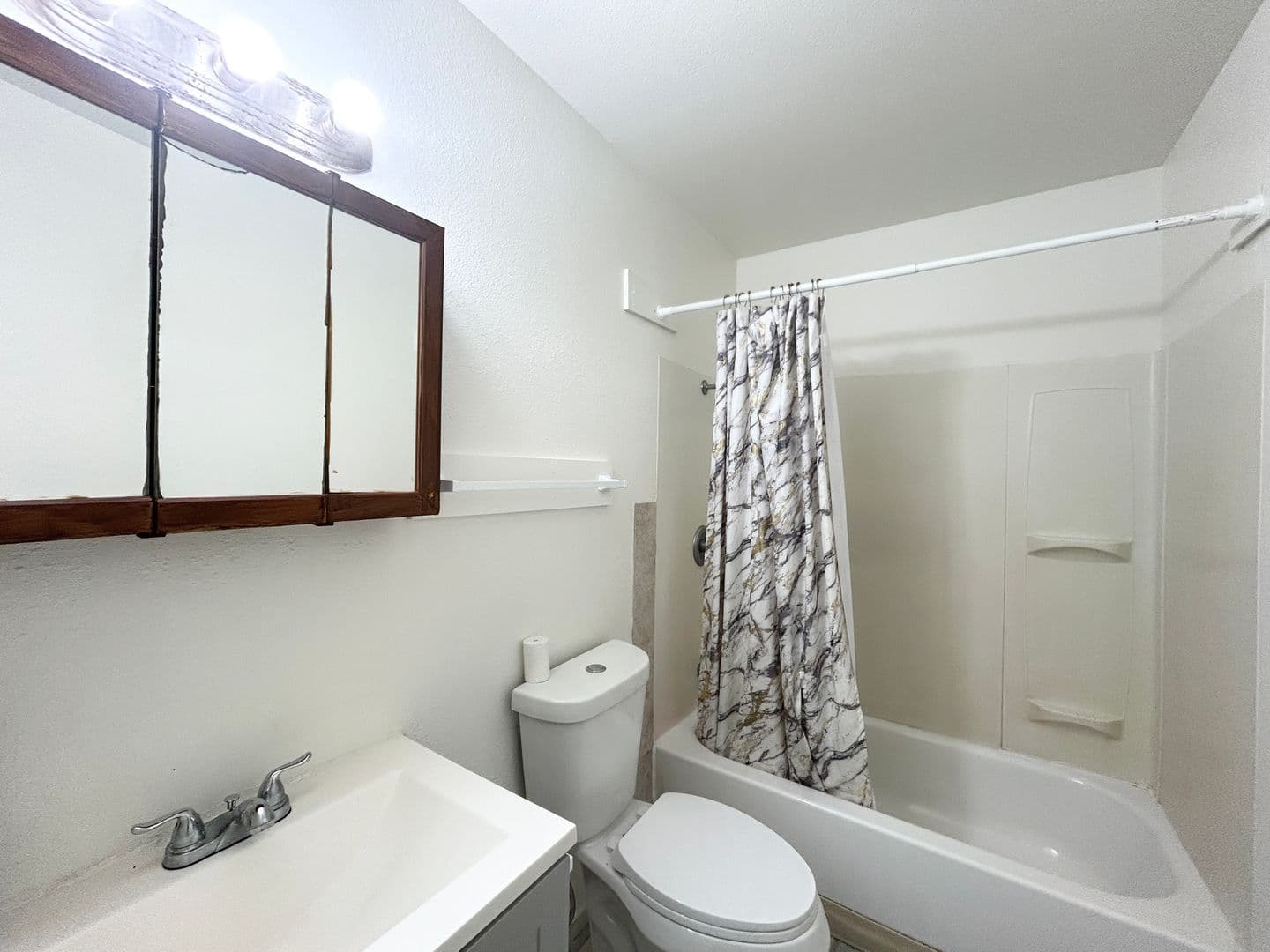 Richmond Apartment: 3800 Waller Ave