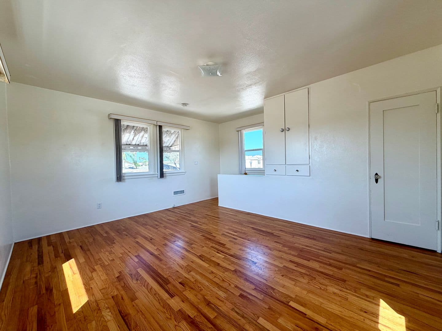 San Diego Apartment: 4511 52nd St