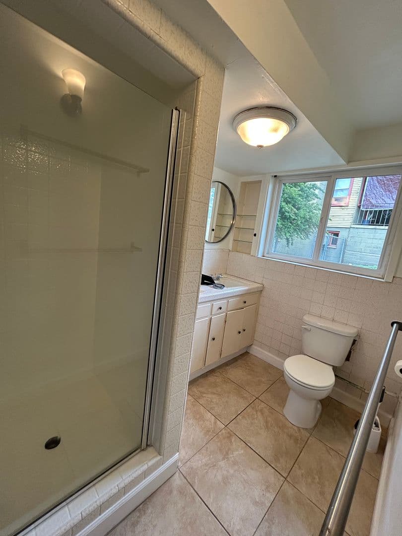 San Diego House: 5074 La Dorna St