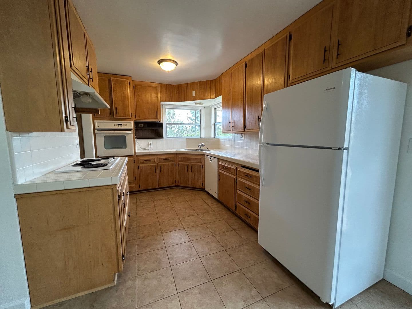San Diego House: 5074 La Dorna St