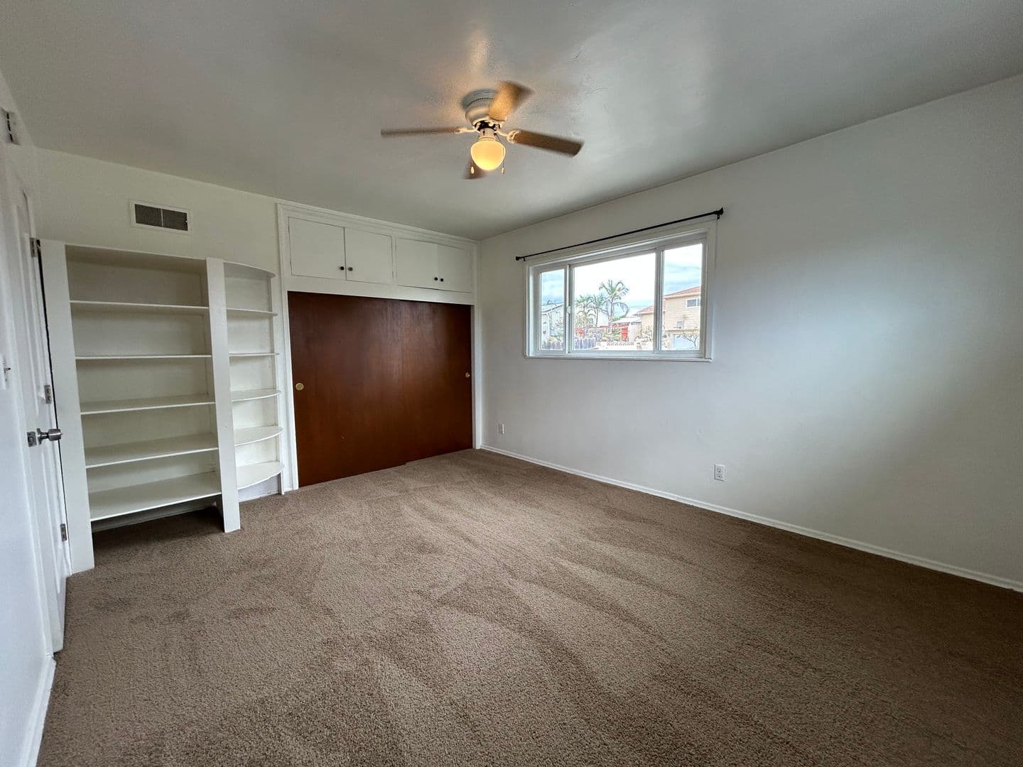San Diego House: 5074 La Dorna St