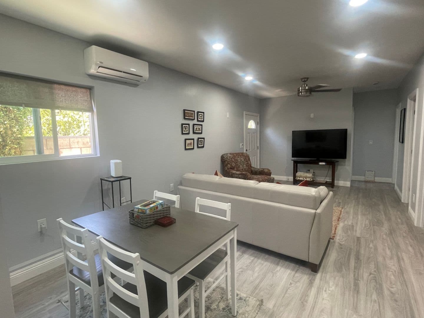 La Mesa House: 10626 Louisa Dr
