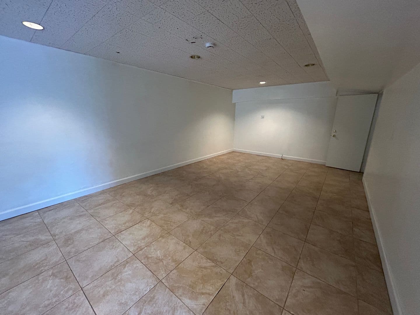 San Diego House: 5074 La Dorna St
