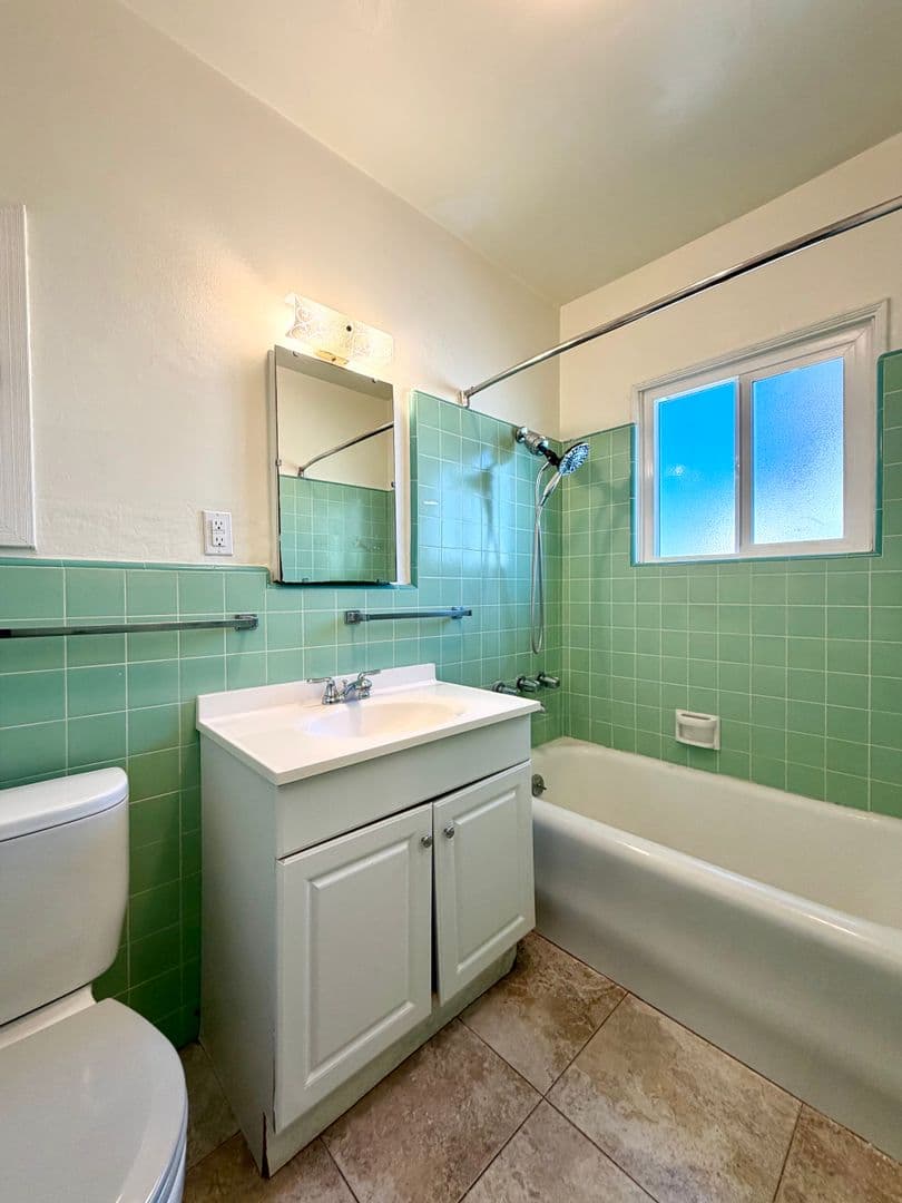 San Diego Apartment: 4511 52nd St
