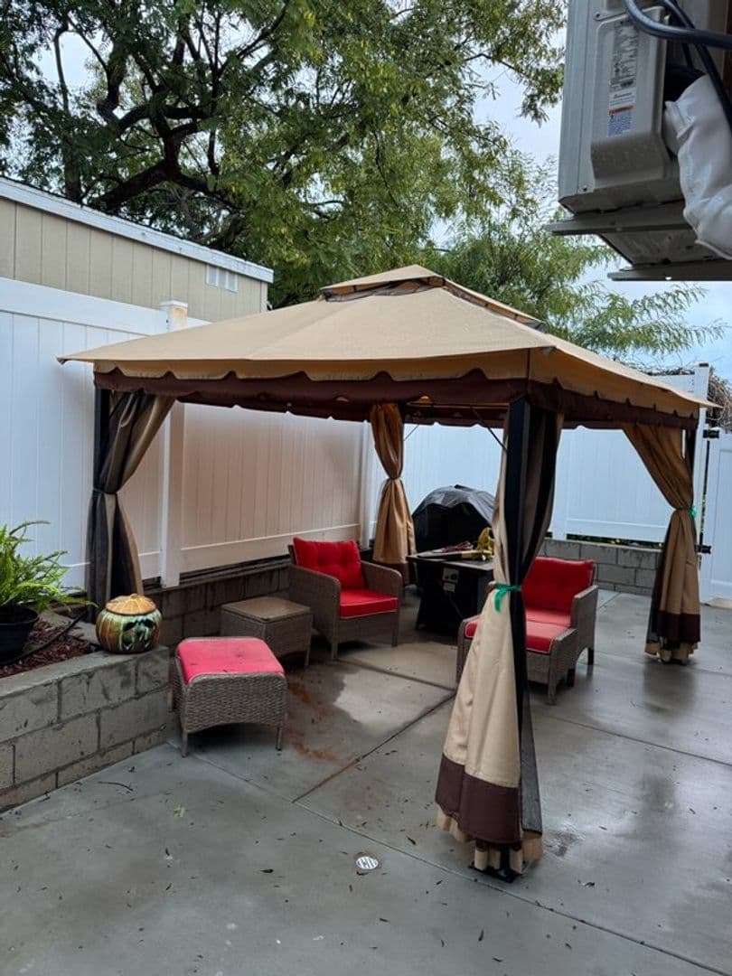 La Mesa House: 10626 Louisa Dr