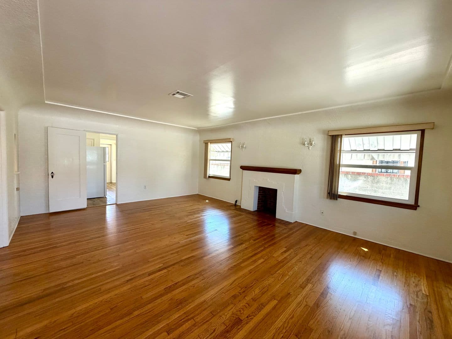 San Diego Apartment: 4511 52nd St
