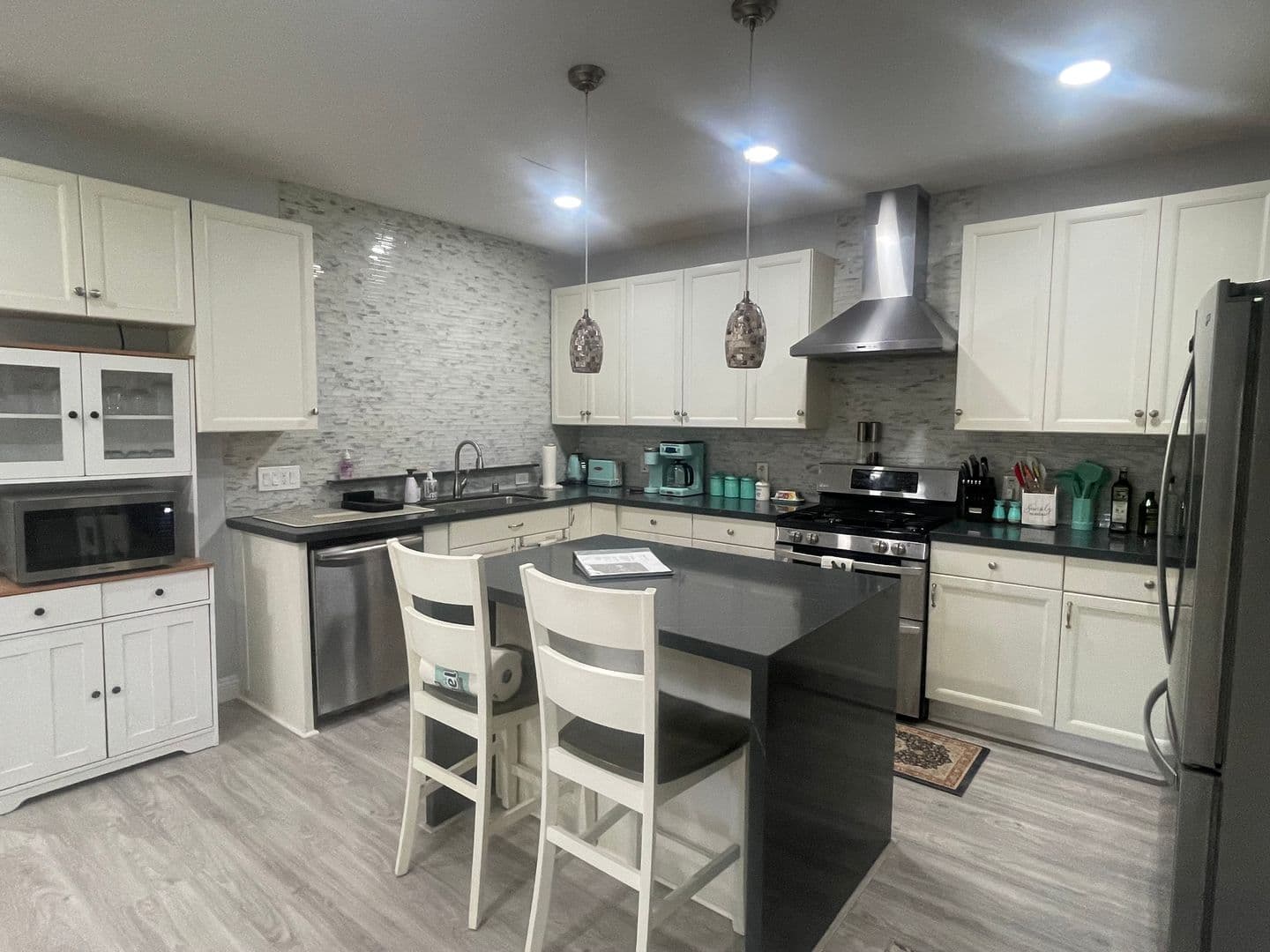 La Mesa House: 10626 Louisa Dr
