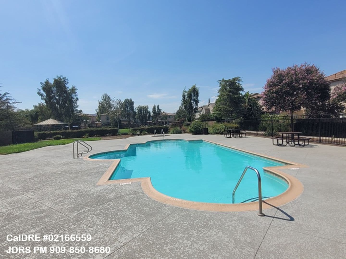 Riverside House: 4022 Sutton Court