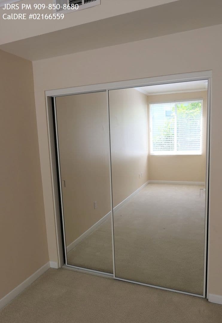 Pasadena House: 160 S. Hudson Avenue #304