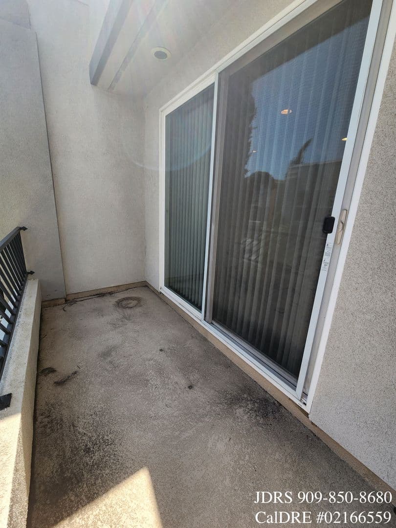 Upland House: 122 Royal Way