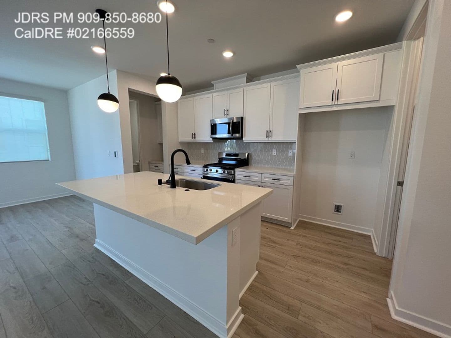Ontario House: 947 N. Divino Privado #7