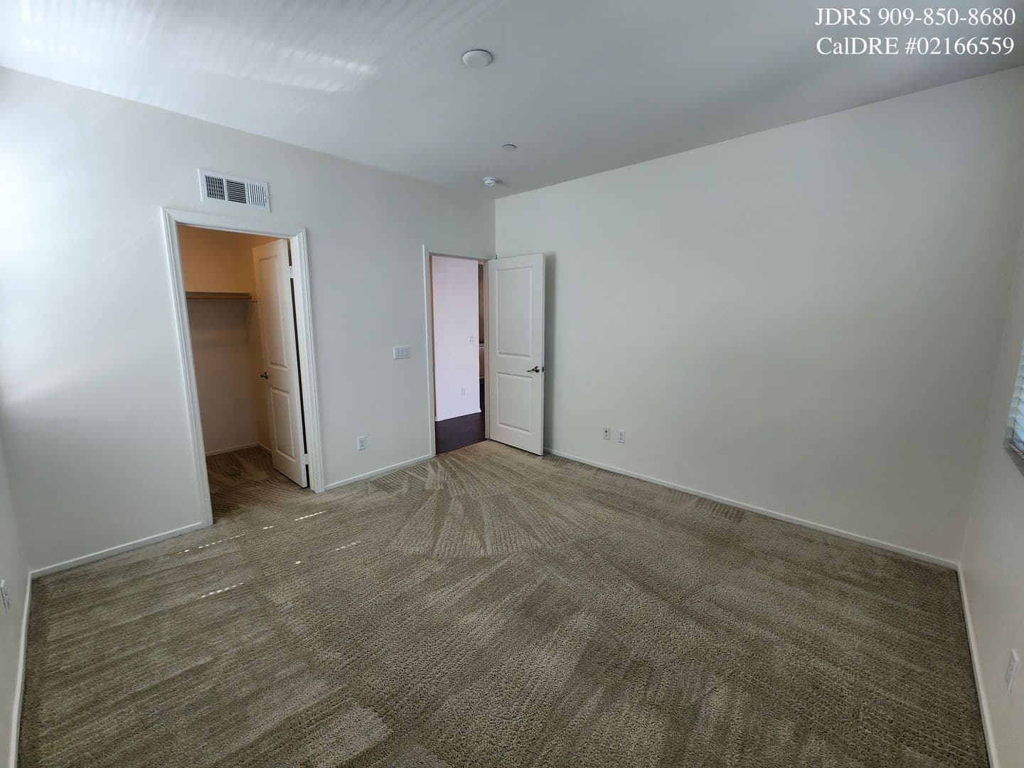 Upland House: 122 Royal Way