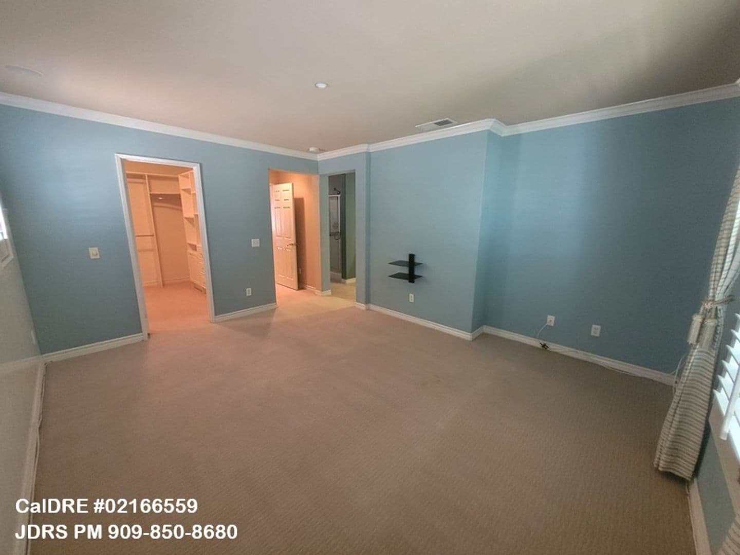 Riverside House: 4022 Sutton Court