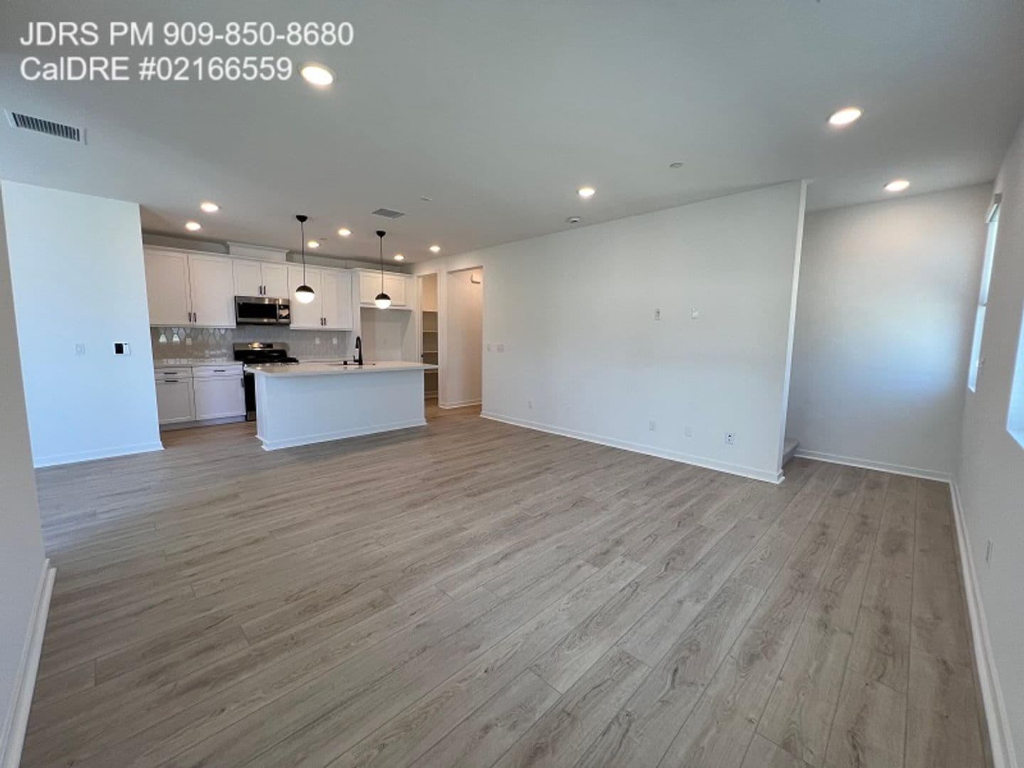 Ontario House: 947 N. Divino Privado #7