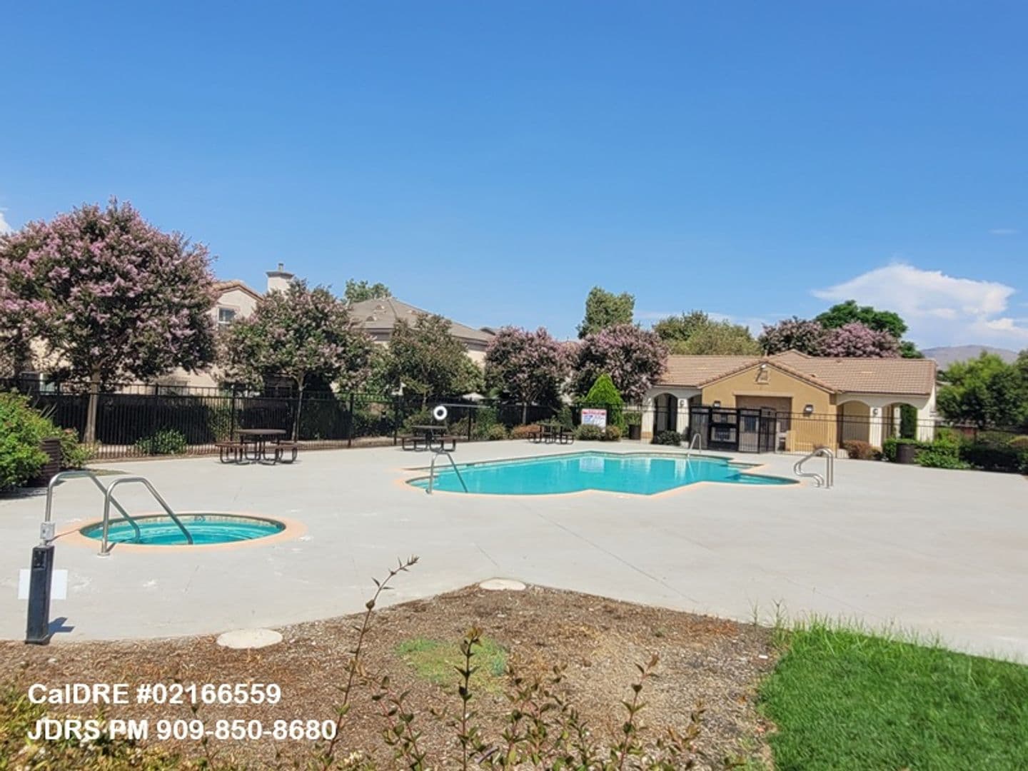 Riverside House: 4022 Sutton Court