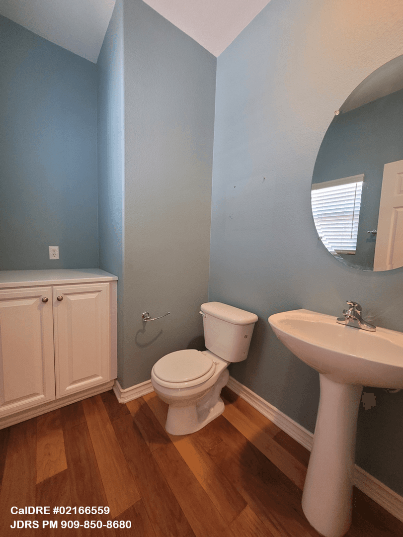 Riverside House: 4022 Sutton Court