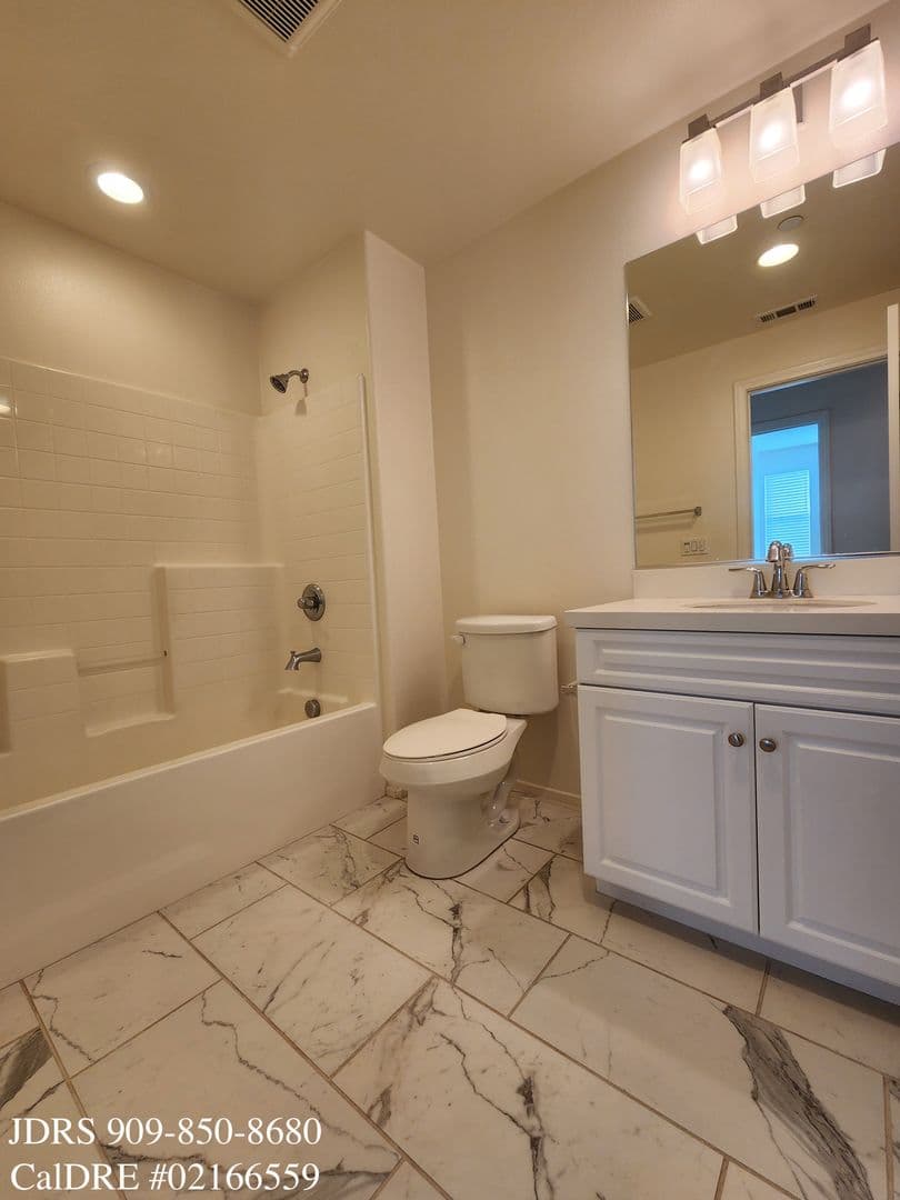 Upland House: 122 Royal Way