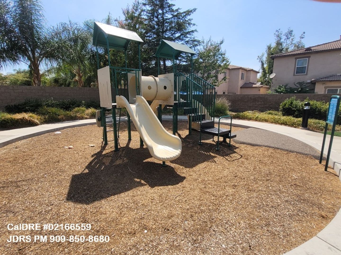 Riverside House: 4022 Sutton Court